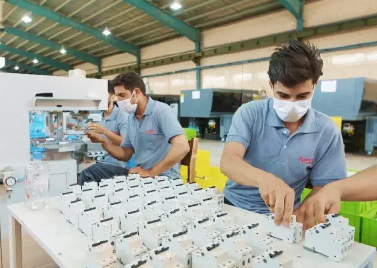 کارگرساده فنی باجای .خواب وغذا|استخدام صنعتی، فنی، مهندسی|تهران, پاسداران|دیوار