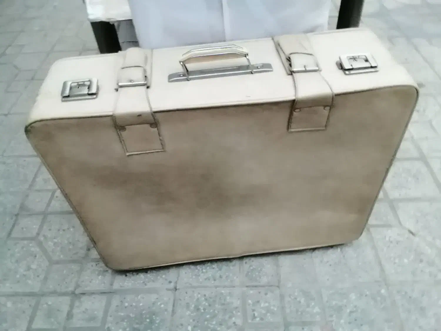 چمدان نوستالژی|کلکسیون اشیاء عتیقه|تهران, خواجه نظام الملک|دیوار