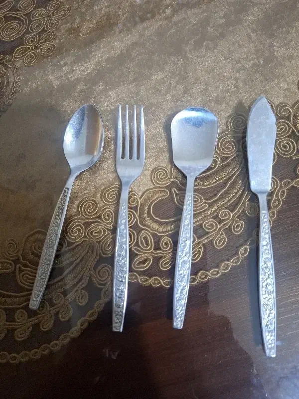 قاشق،چنگال وچاقو چایخوری طرح گل سرخ|ظروف سرو و پذیرایی|مراغه, |دیوار