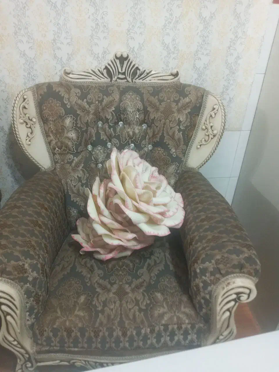 مبل دو میلیون پونصد هفت نفرع|مبلمان خانگی و میز عسلی|رشت, معلولین|دیوار