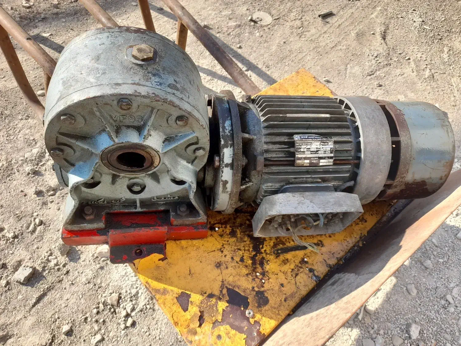 دینام گیربکس ترمزدار ۲ اسب وغیره|ماشینآلات صنعتی|شریفآباد, |دیوار