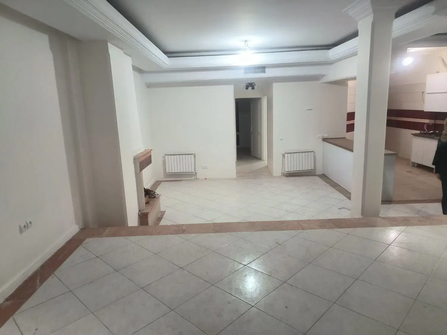 ۱۰۰ متر دو خواب طبقه اول با ۱۰۰ متر حیاط مستقل