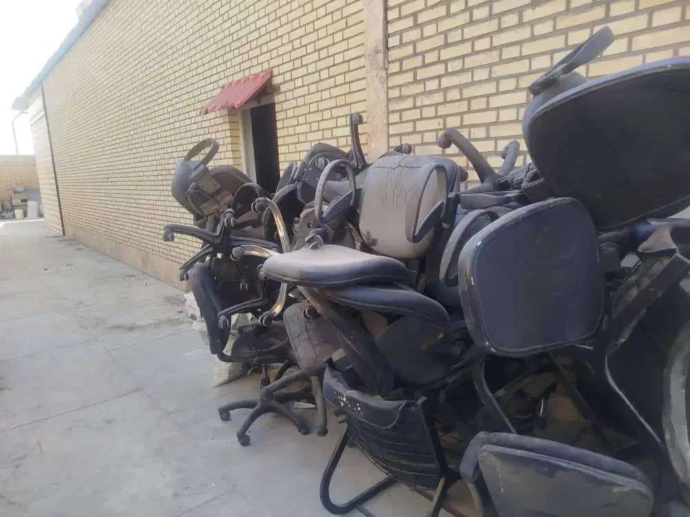 میز و صندلی اداری و پالت چوبی|دفتر کار|حبیب آباد, |دیوار