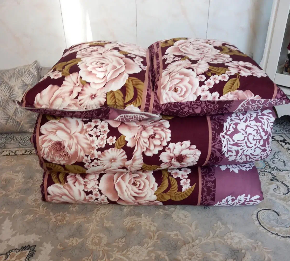 تشک و بالش|رختخواب، بالش، پتو|رباط‌کریم, رباط‌کریم|دیوار