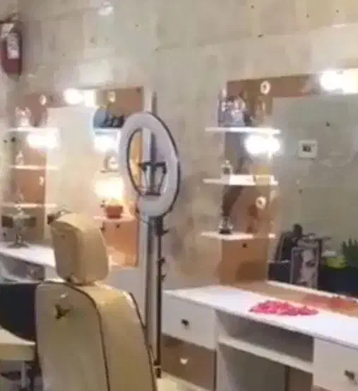 دکورسفیدطلای ارایشگا|آرایشگاه و سالن‌های زیبایی|یاسوج, |دیوار