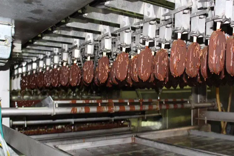 نیروی آقا درکارخانه بستنی و لبنیات با جای خواب|استخدام صنعتی، فنی، مهندسی|تهران, تهرانپارس غربی|دیوار