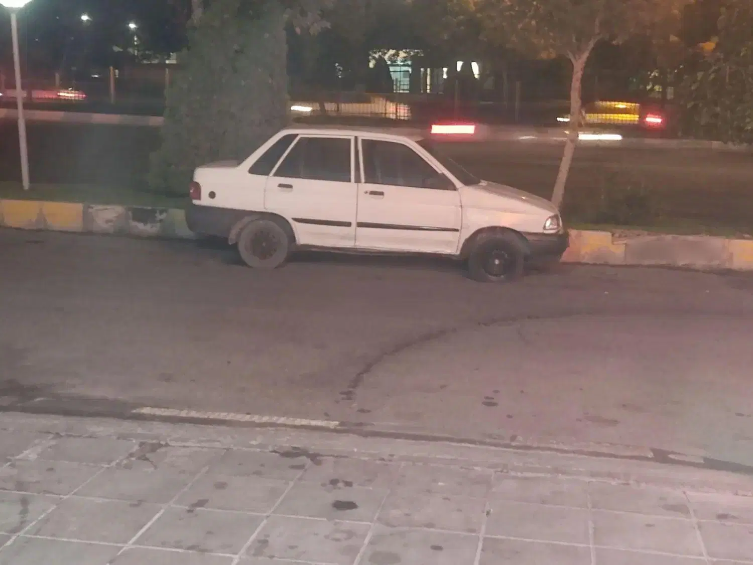پراید صندوق‌دار بنزینی