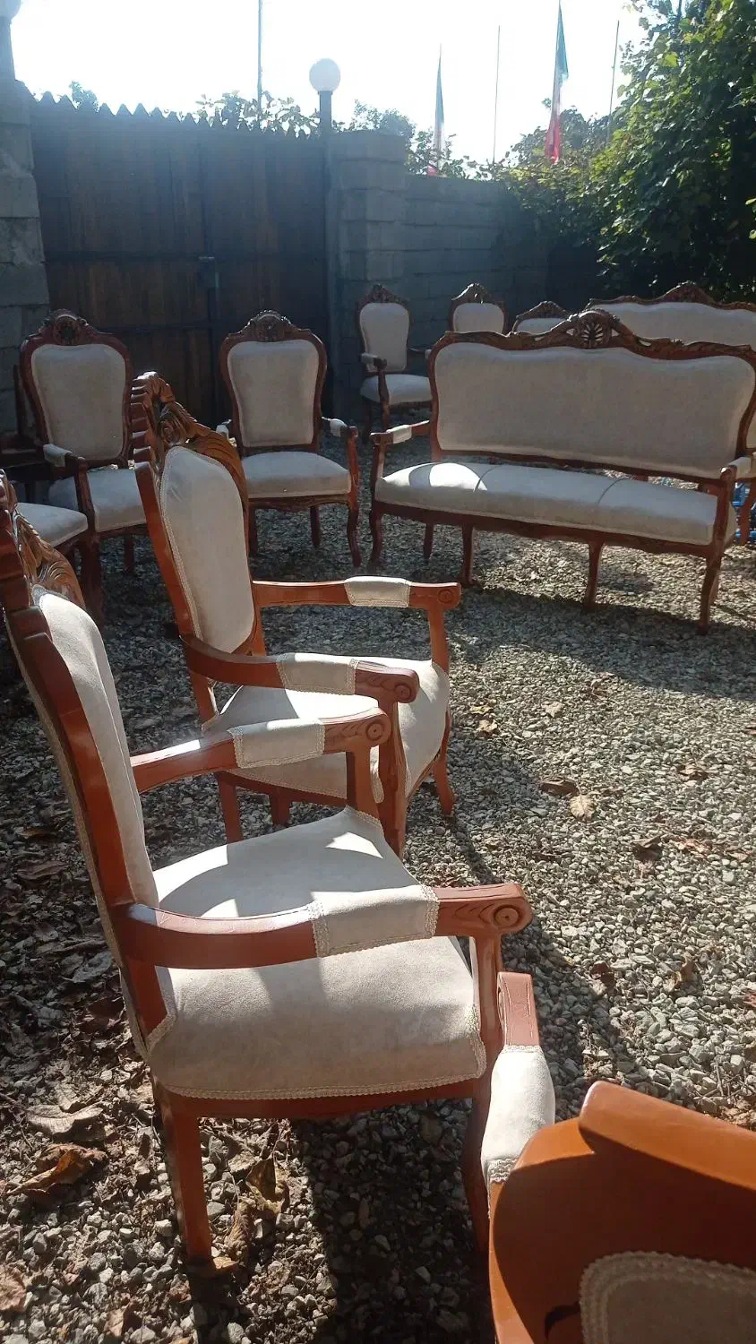 مبل کلاسیک لهستانی به دلیل تغییر شغل نصف قیمت|مبلمان خانگی و میز عسلی|لنگرود, |دیوار