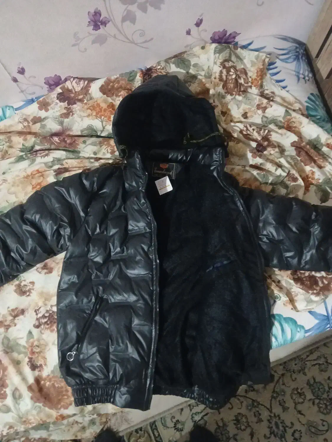 کاپشن|لباس|اصفهان, فرهنگیان|دیوار