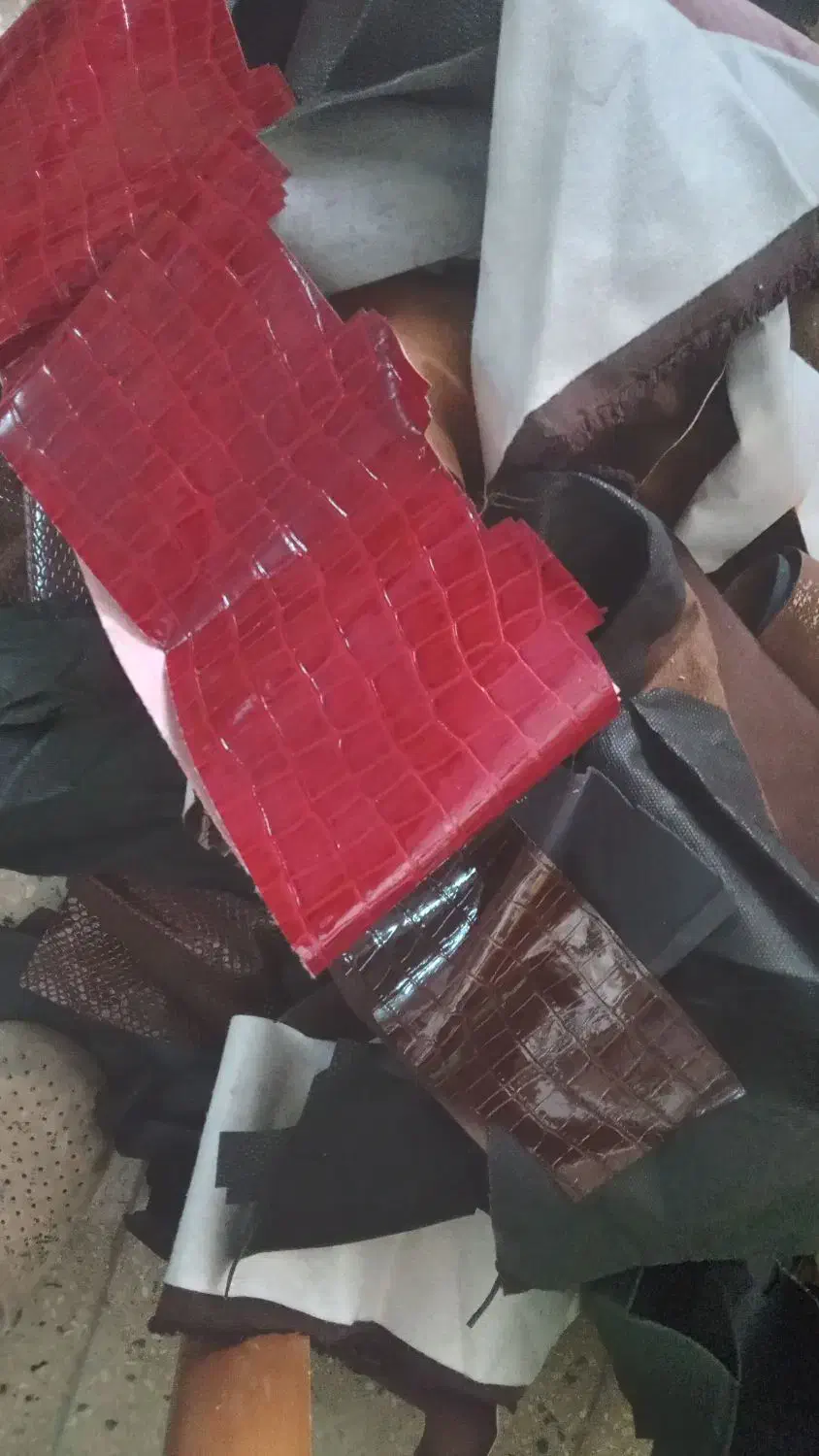 ضایعات چرم مصنوعی|حراج|کرج, حصار سرجوب|دیوار