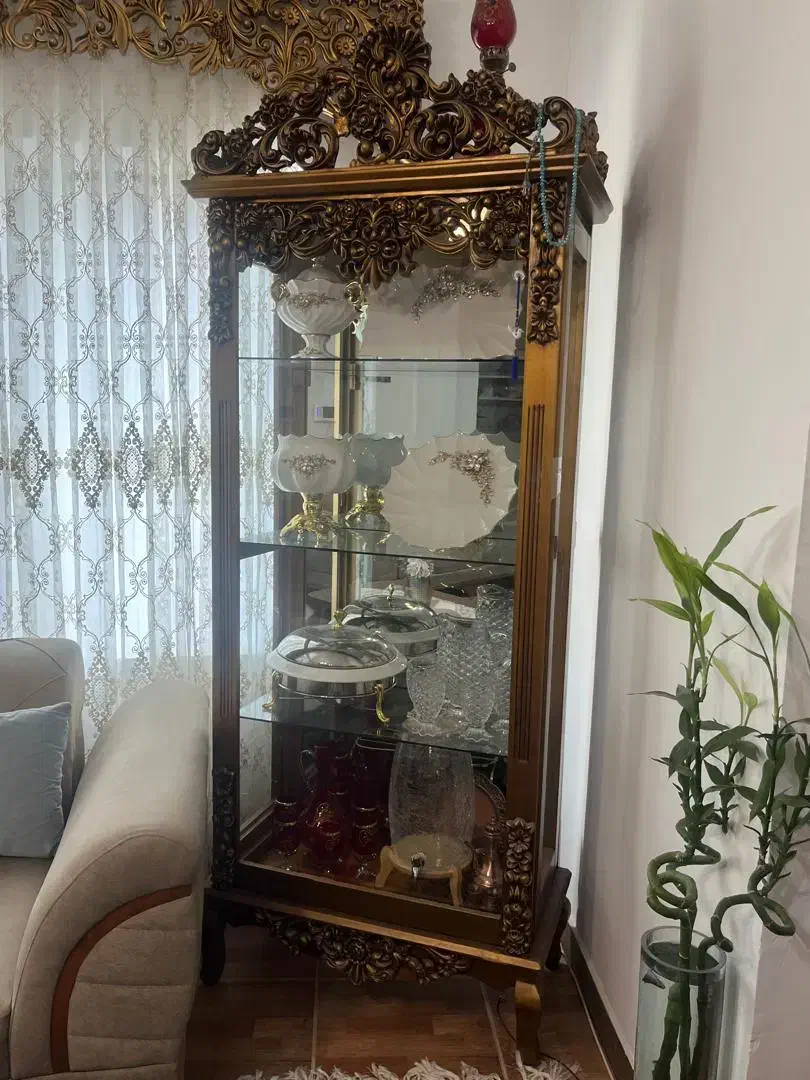 بوفه چوبی طلایی رنگ|بوفه، ویترین، کنسول|نوشهر, |دیوار