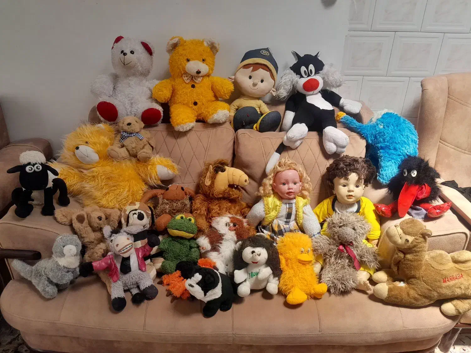 اساس بازی وعروسک زیبا|اسباب‌‌بازی|فلاورجان, |دیوار