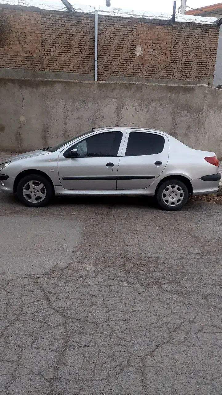 پژو ۲۰۶ اس دی v8 1386|خودرو سواری و وانت|همدان, |دیوار