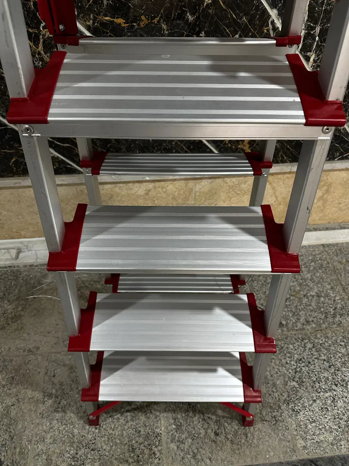 نردبان ۵ پله تاشو آلومینیومی|ابزارآلات|همدان, |دیوار