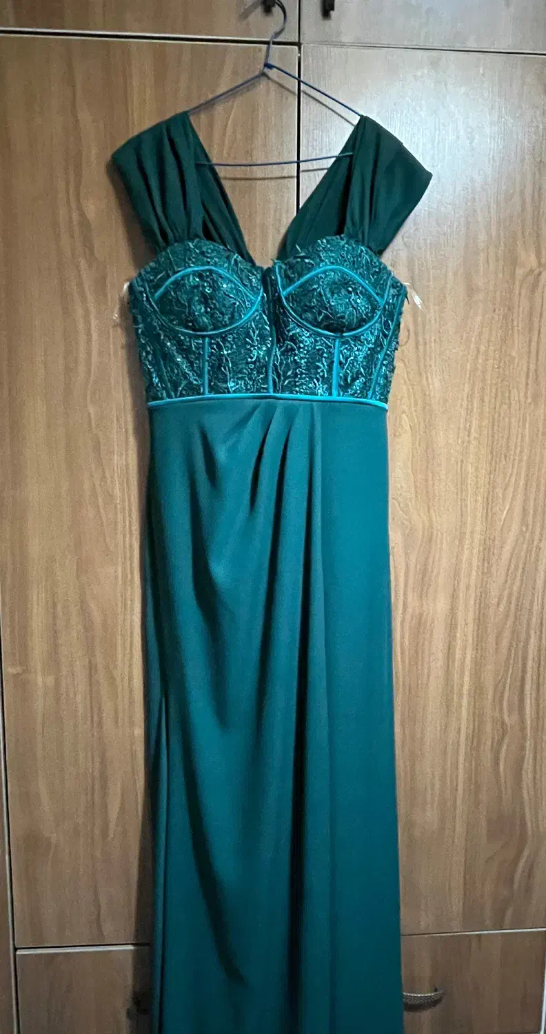 مجلسی|لباس|شهریار, شهریار|دیوار