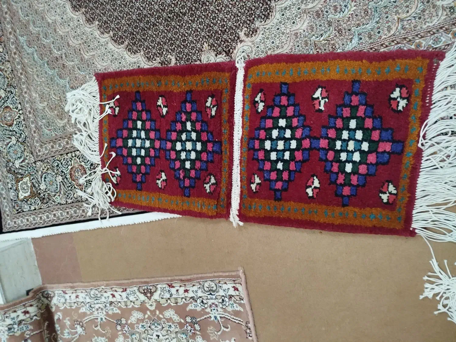 رو صندلی دست بافت|فرش|تبریز, |دیوار