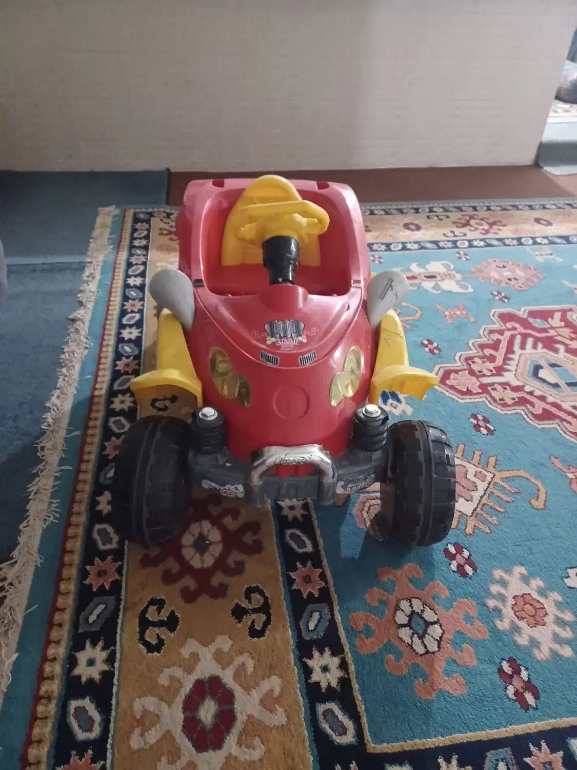 ماشین شارژی با کنترل از دور|اسباب‌بازی بچه|دزفول, |دیوار