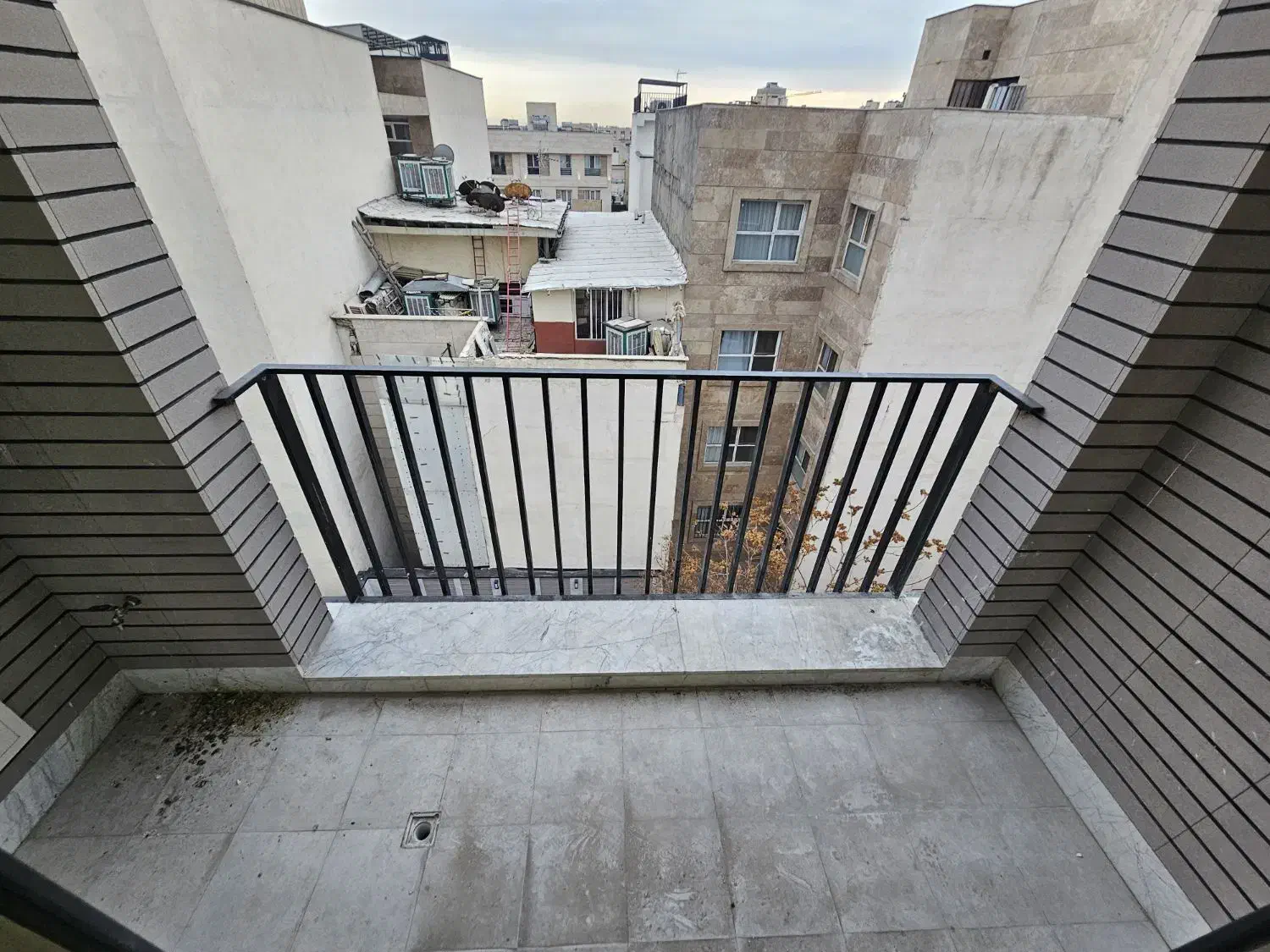 حسین آباد نوساز کلید نخورده ۱۰۵ متر