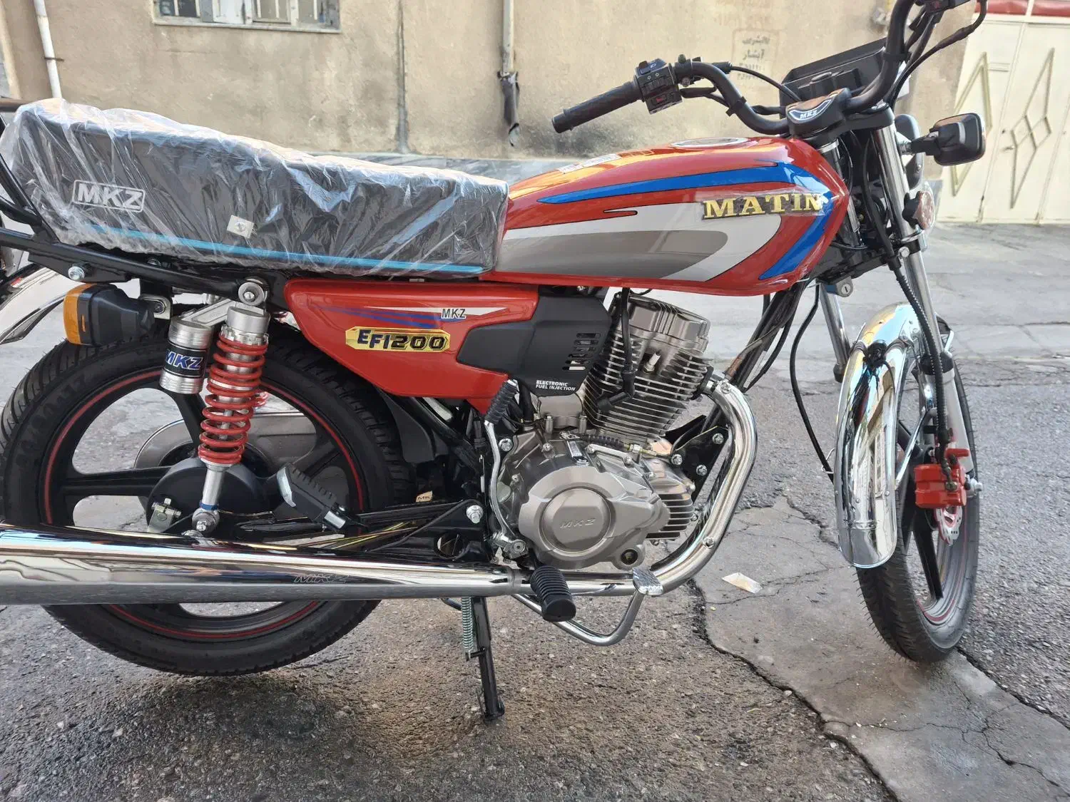 متین خشک مدل ۱۴۰۴|موتورسیکلت|بروجرد, |دیوار