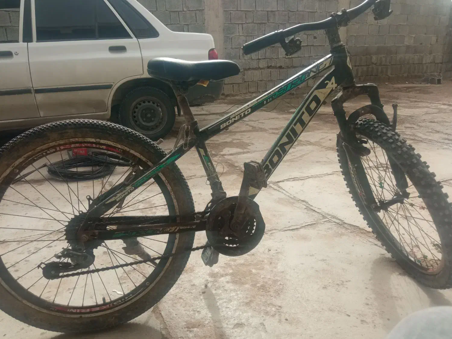 دوچرخه|دوچرخه، اسکیت، اسکوتر|آبپخش, |دیوار