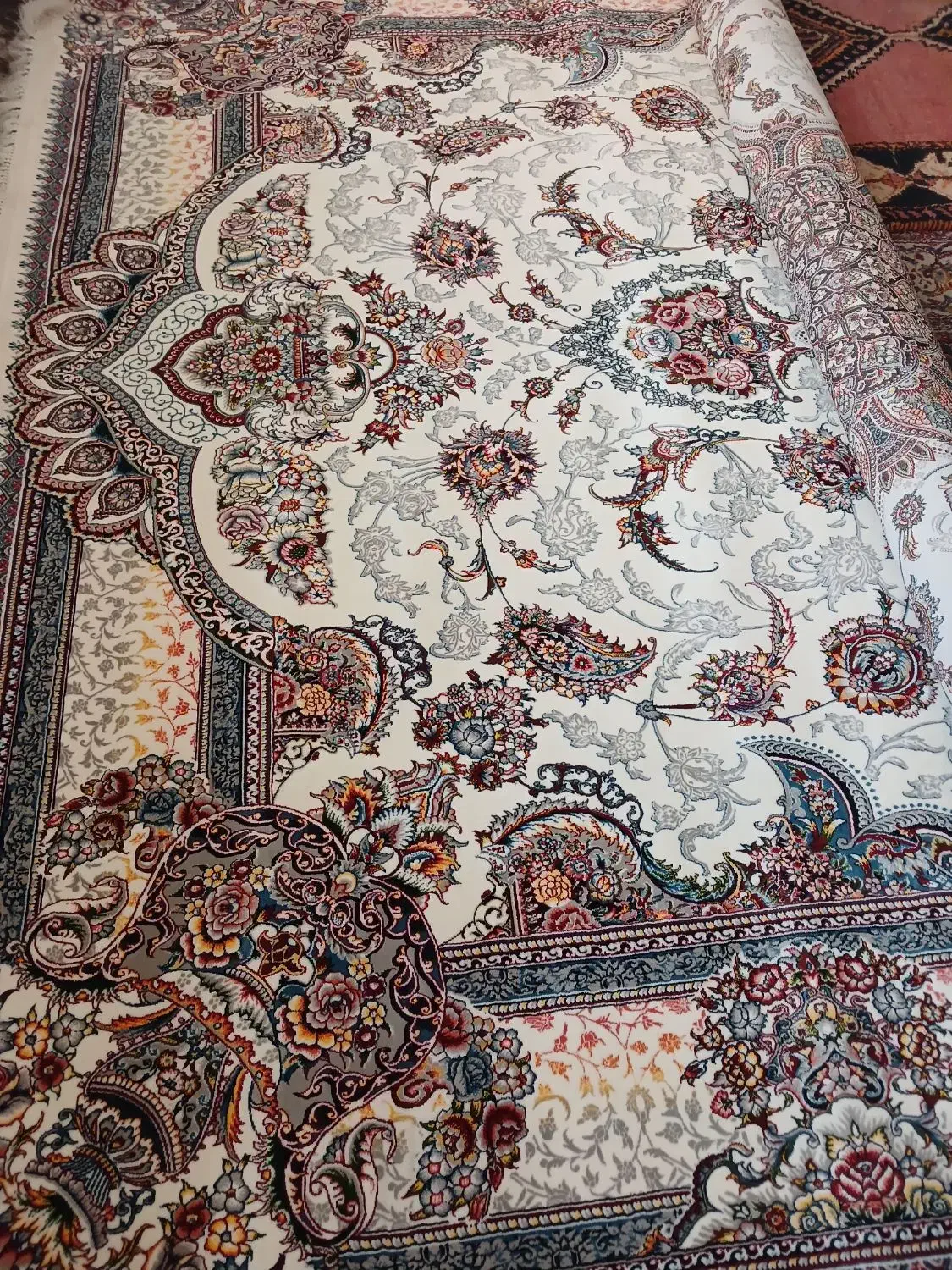 دو عدد فرش 100شانه|فرش|بهبهان, |دیوار