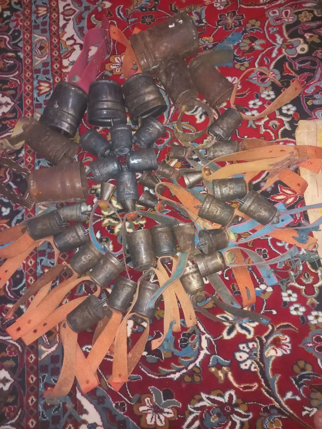 زنگوله نیمچه و کرکری میش وبز و کلک ۴۰ عدد|لوازم جانبی حیوانات|آشتیان, |دیوار