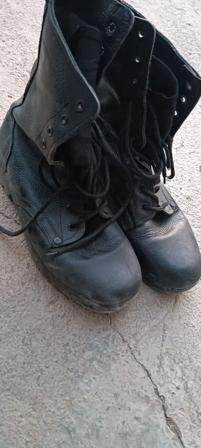 پوتین|کیف، کفش، کمربند|گلبهار, شهر جدید گلبهار|دیوار