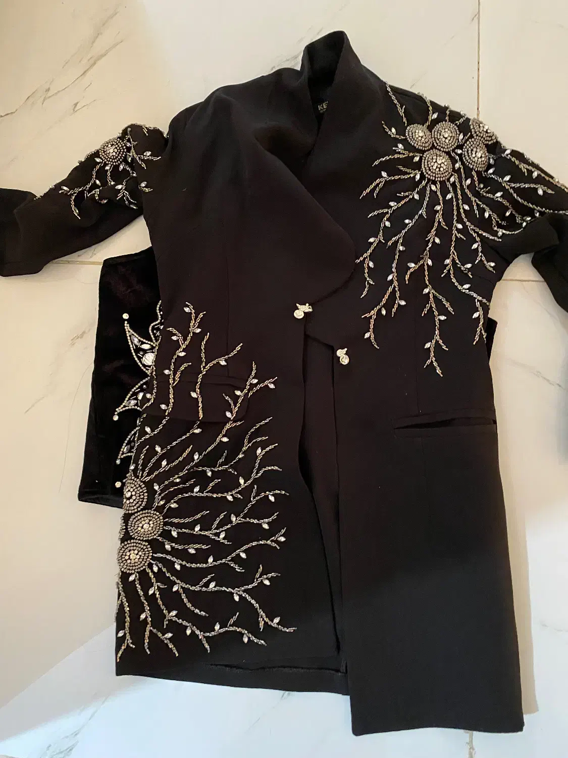 کت و جلیغه مجلسی|لباس|باغستان, |دیوار