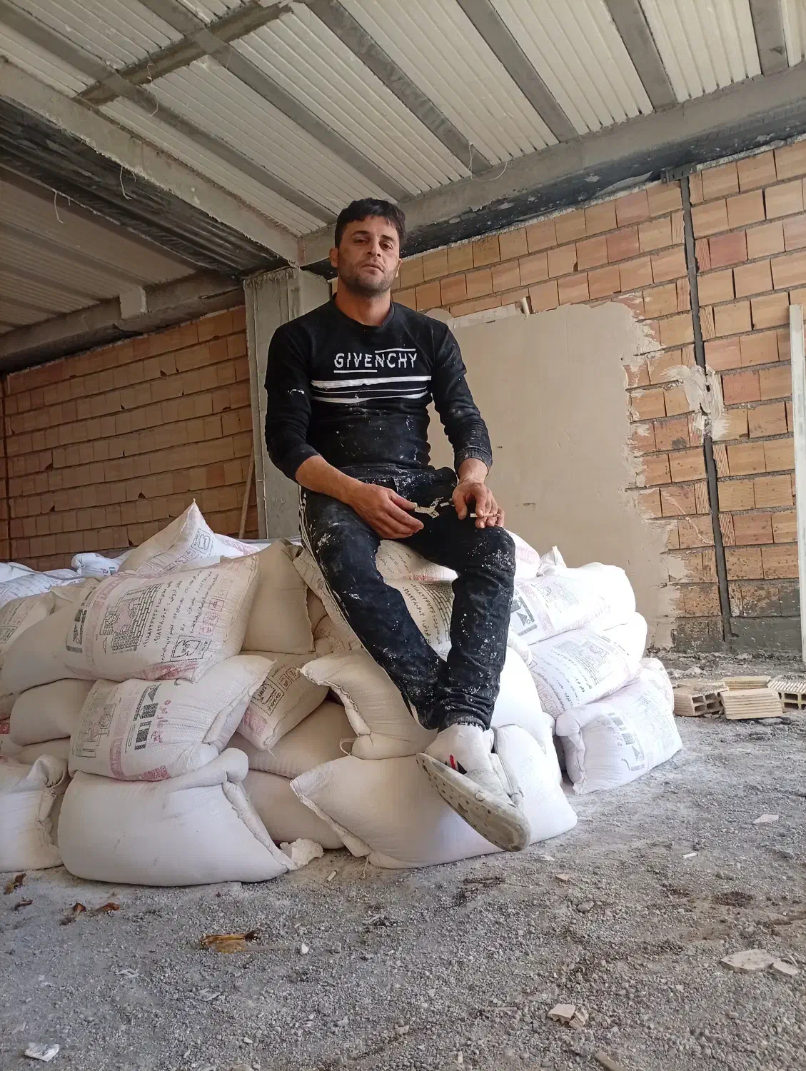 نیازمند شاگرد گچ کار|استخدام معماری، عمران و ساختمانی|ایلام, |دیوار