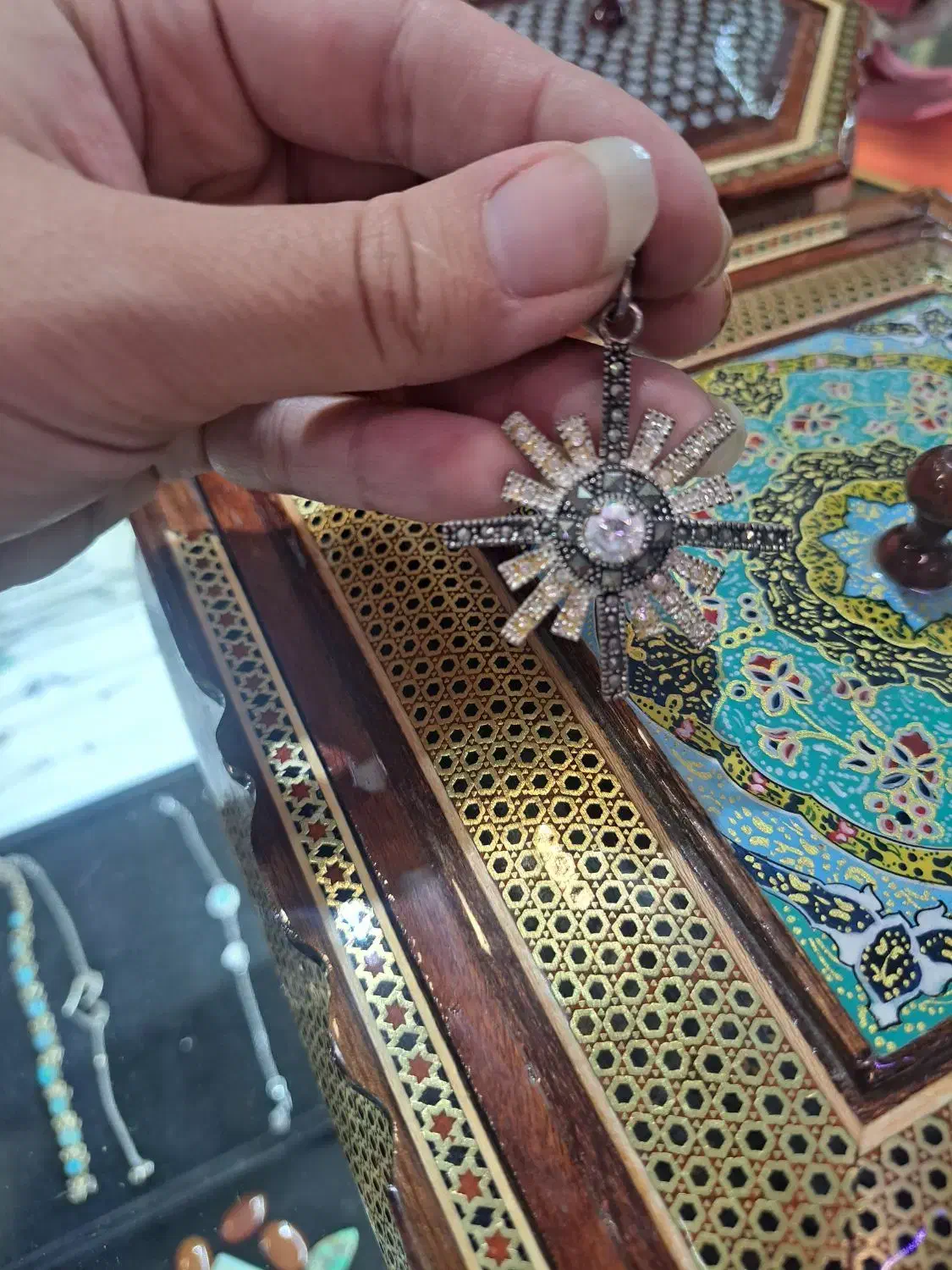 پلاک نقره به همراه زنجیر|بدلیجات|تهران, میدان ولیعصر|دیوار