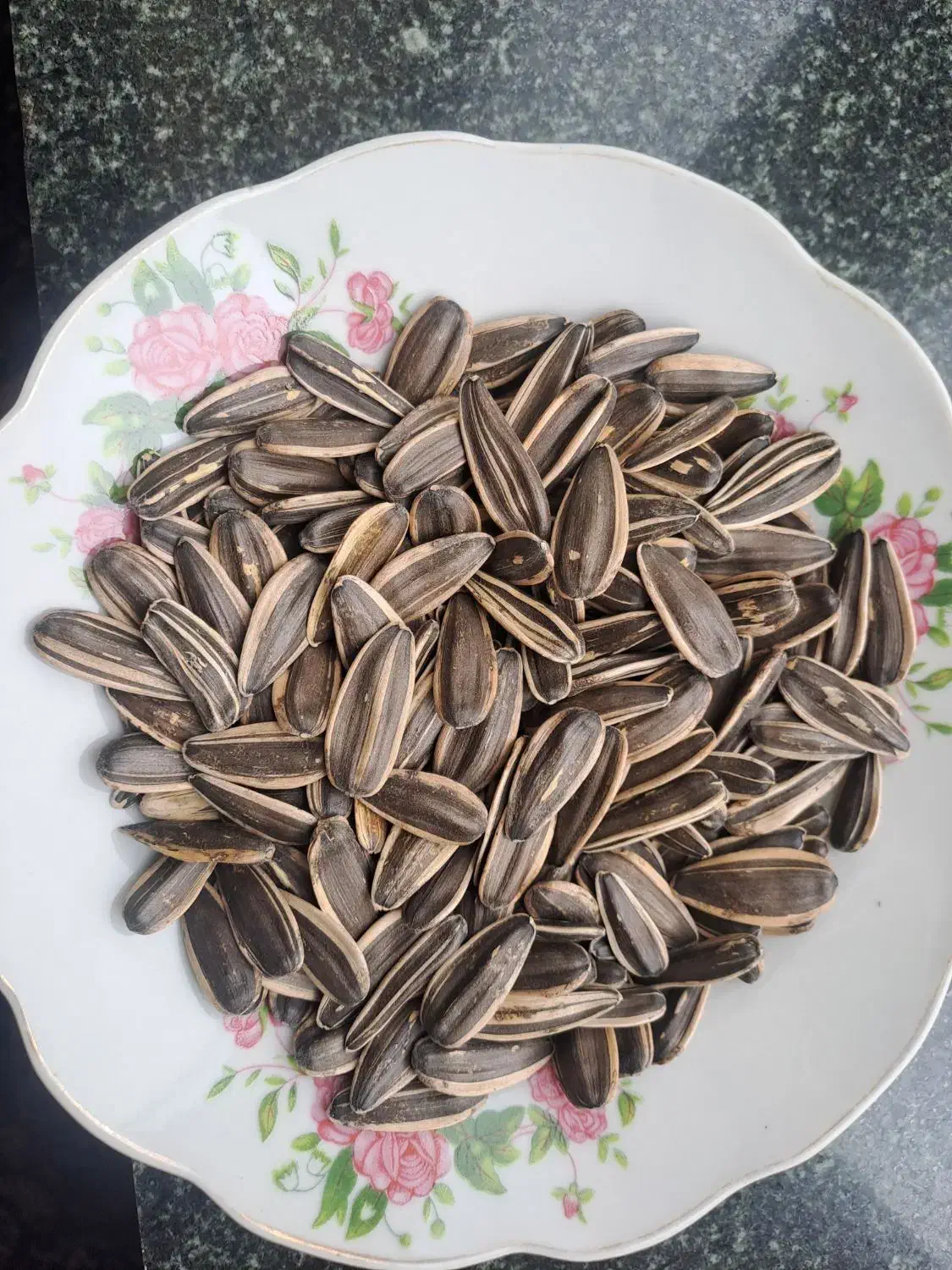 دو تن تخمه ی آفتابگردان کانادایی، درجه یک|عمده‌فروشی|موچش, |دیوار