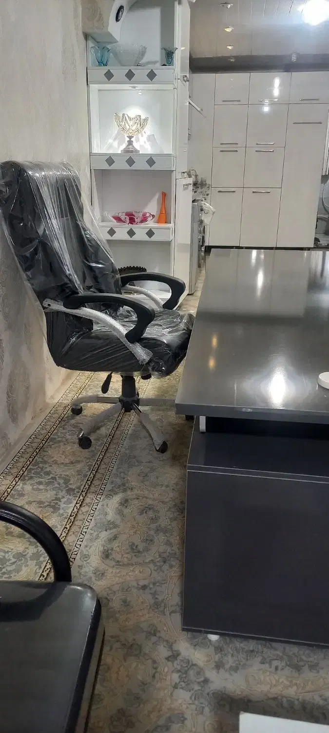 میز و صندلی|مبلمان اداری|وحدتیه, |دیوار