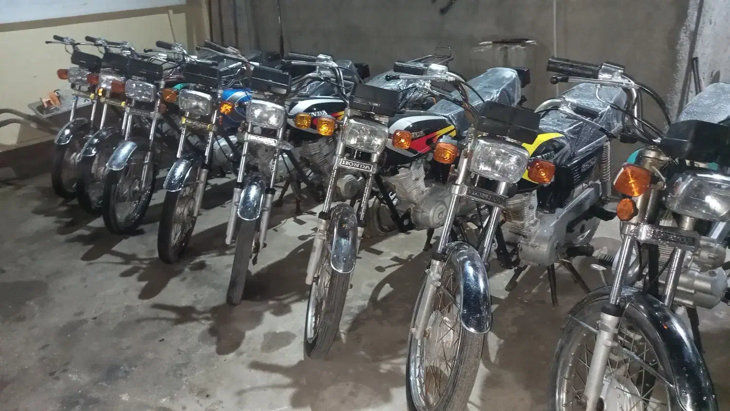 ۳ چرخه های شرکتی اتاق دار و هندا مزایده ای|موتورسیکلت|بندرعباس, |دیوار