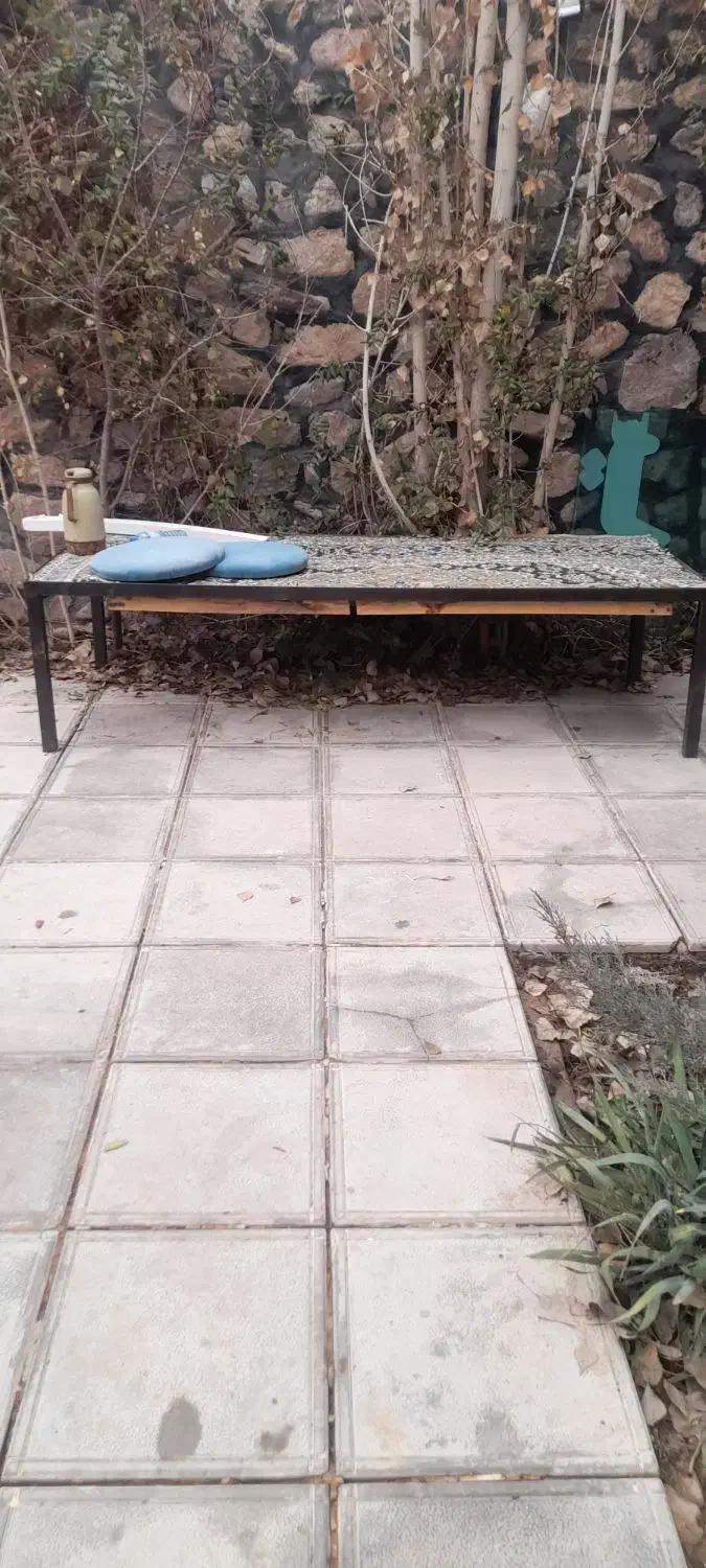 تخت اهنی|صندلی و نیمکت|هشتگرد, شهرک فرهنگیان|دیوار