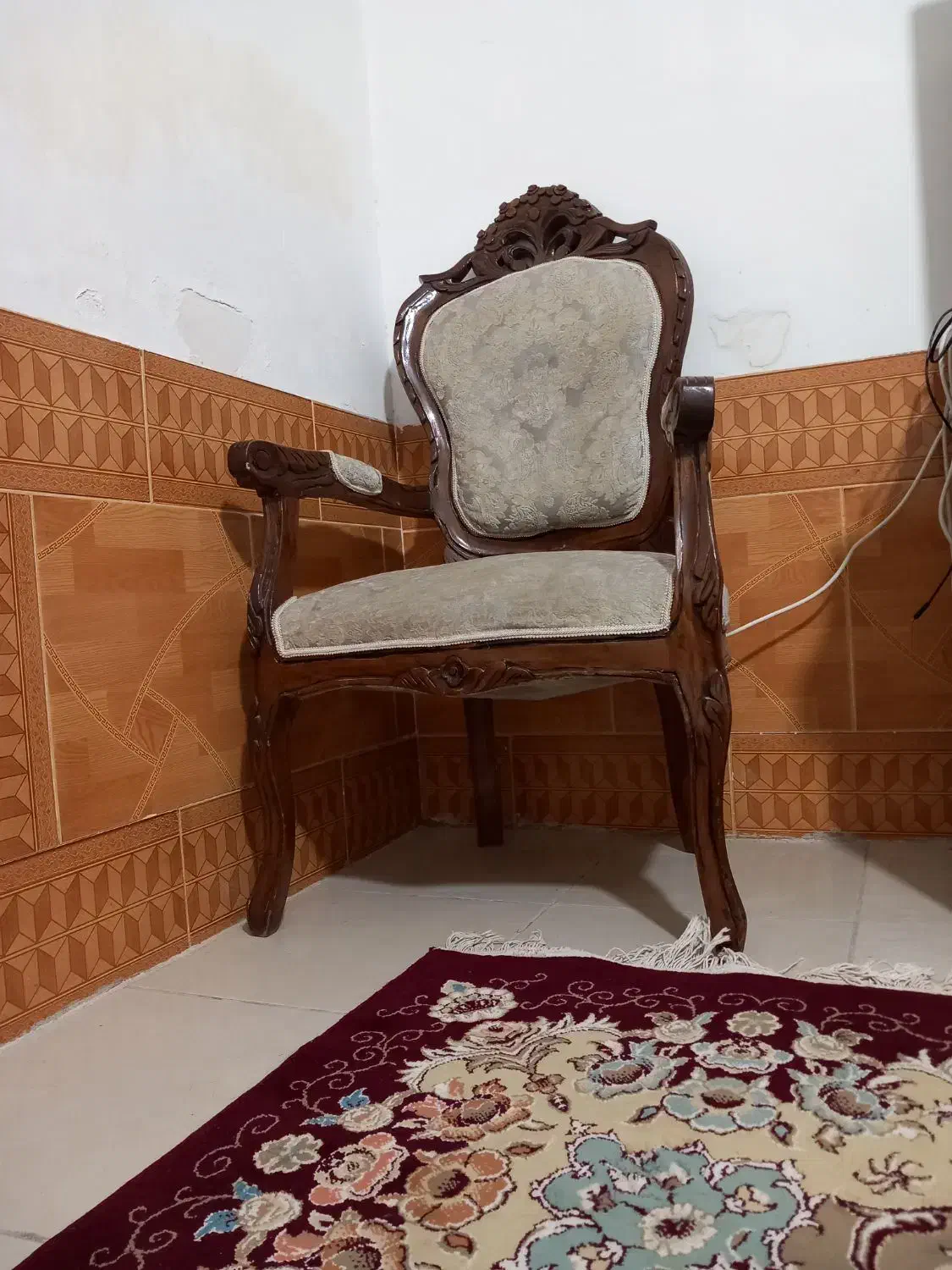 مبل سلطنتی چوب گردو|مبلمان خانگی و میز عسلی|مشهد, شهید قربانی|دیوار