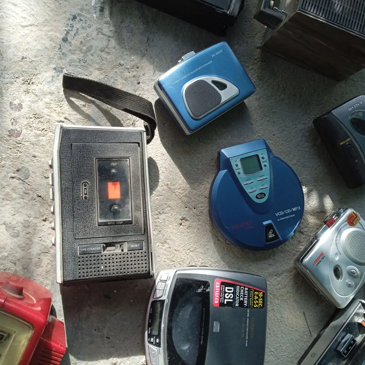 ۲۷عدد رادیو ضبط خاک خورده|سیستم صوتی خانگی|شیراز, هفت تنان|دیوار