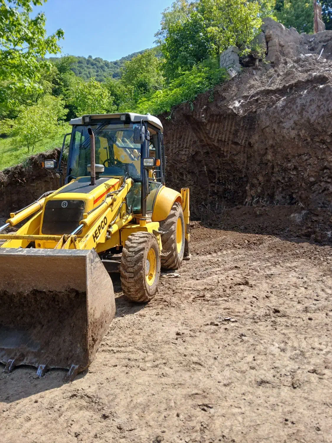 بیل بکهو نیوهلند۲۰۰۷|خودرو سنگین|رشت, آزادگان|دیوار