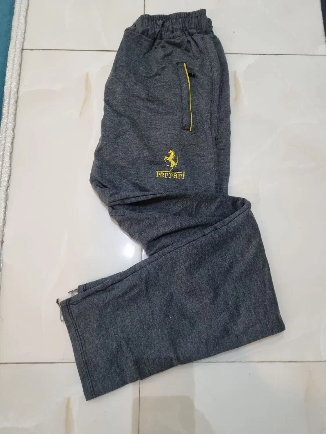 لباس|لباس|تاکستان, |دیوار