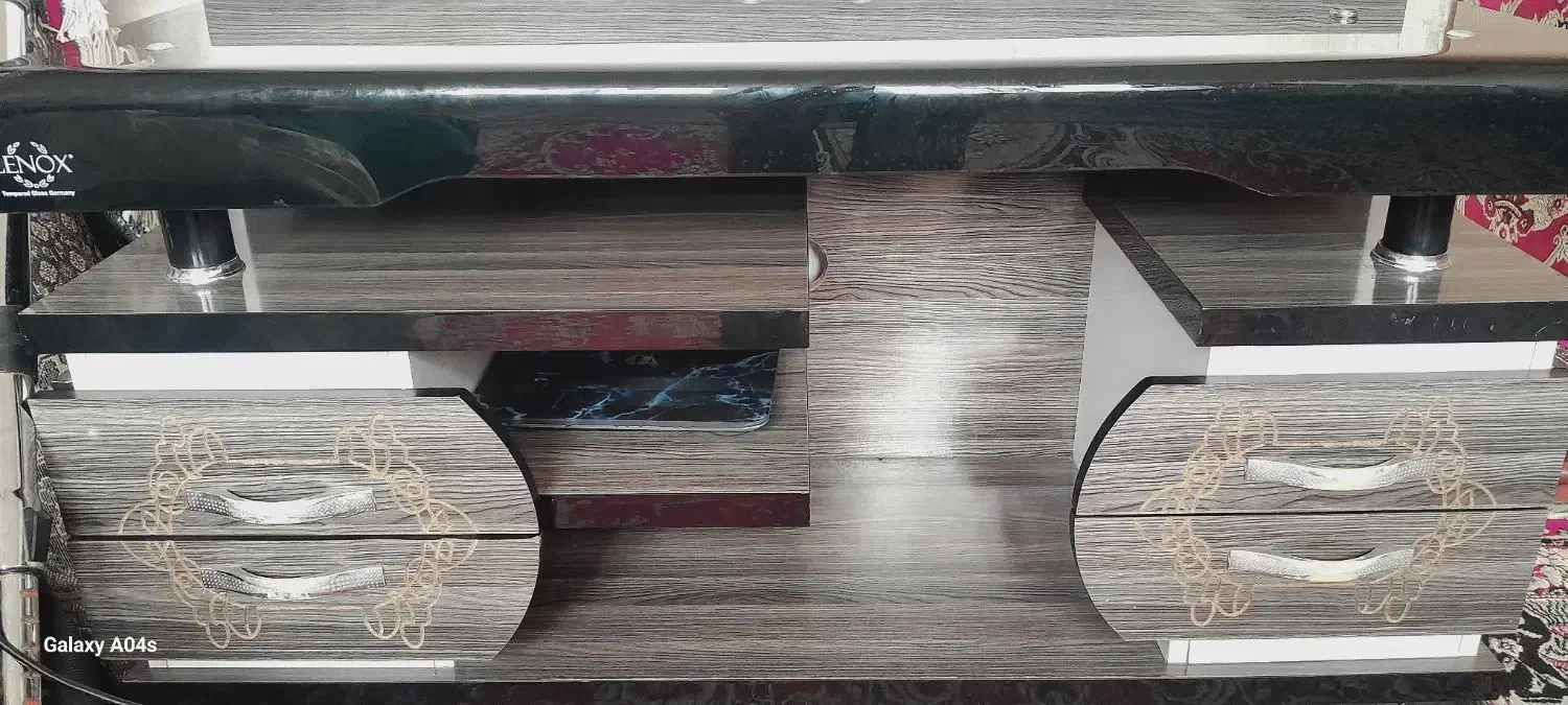 زیرتلویزیون سالم|میز تلویزیون|پارس‌آباد, |دیوار