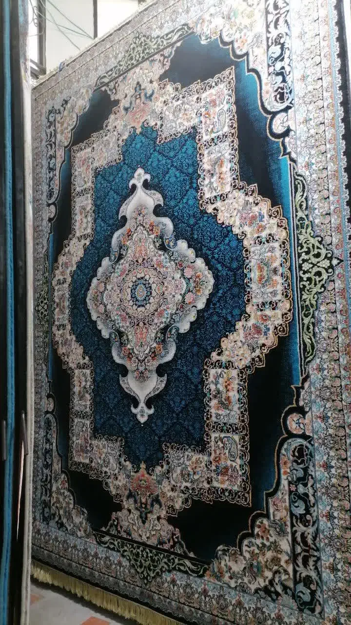 چندتخته فرش ۹متری تک زیرقیمت کارخانه به فروش میرسد|فرش|ساری, |دیوار