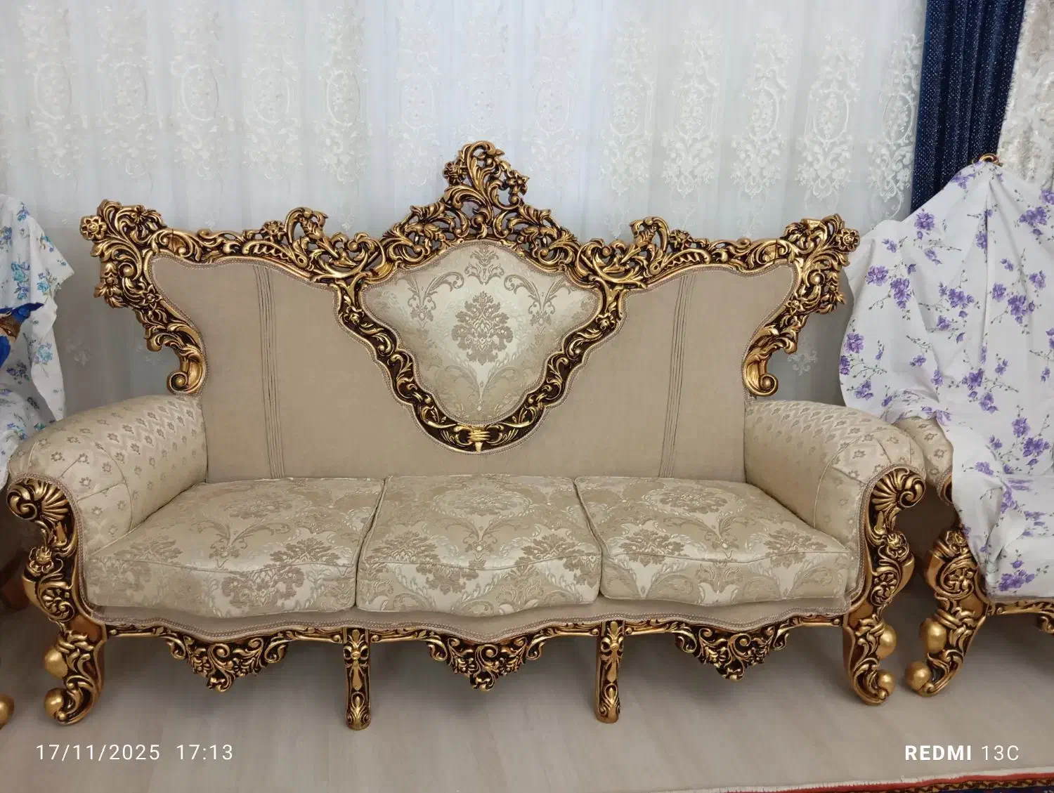 مبل|مبلمان خانگی و میز عسلی|میانه, |دیوار