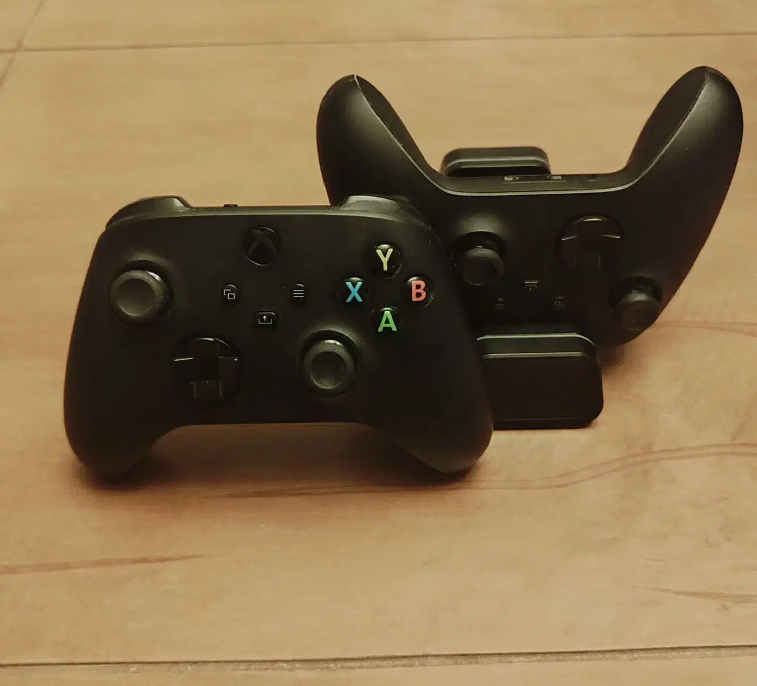 در حد Xbox series X دو دسته با اکانت بازی|کنسول، بازی ویدئویی و آنلاین|تهران, جمهوری|دیوار
