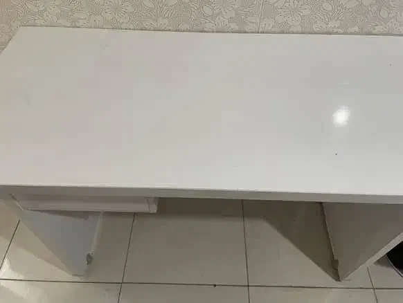 میز ناخن کاری و اداری|آرایشگاه و سالنهای زیبایی|بابل, |دیوار