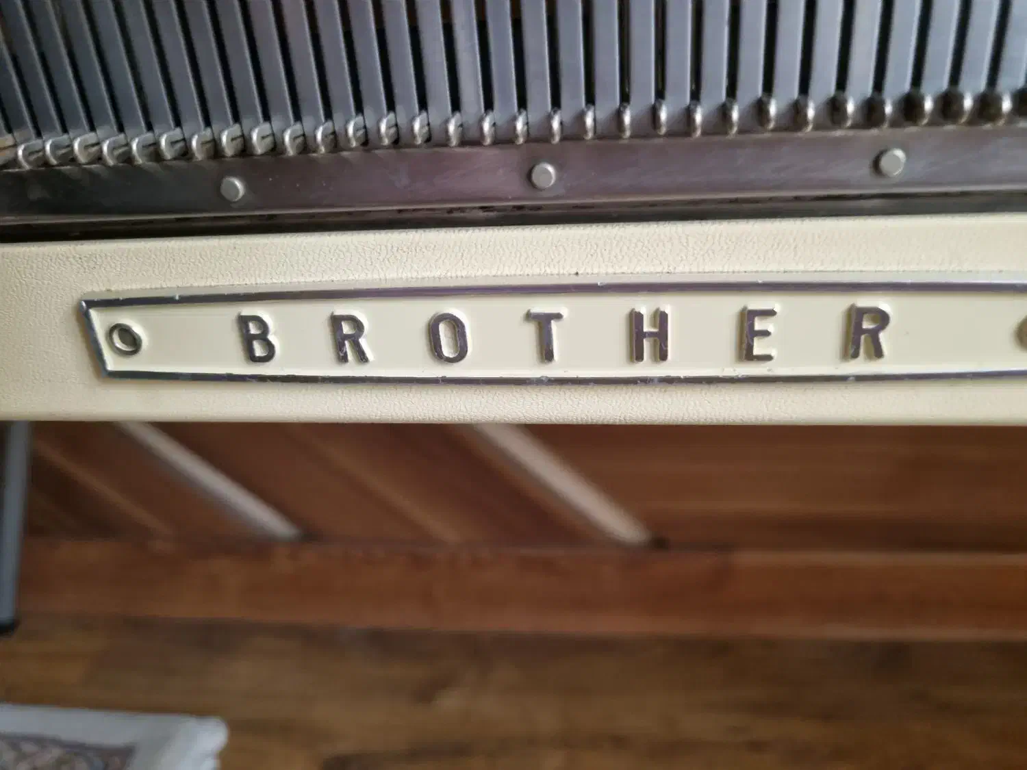 ماشین بافتنی برادر اصل ژاپن|لوازم خیاطی و بافتنی|قزوین, |دیوار