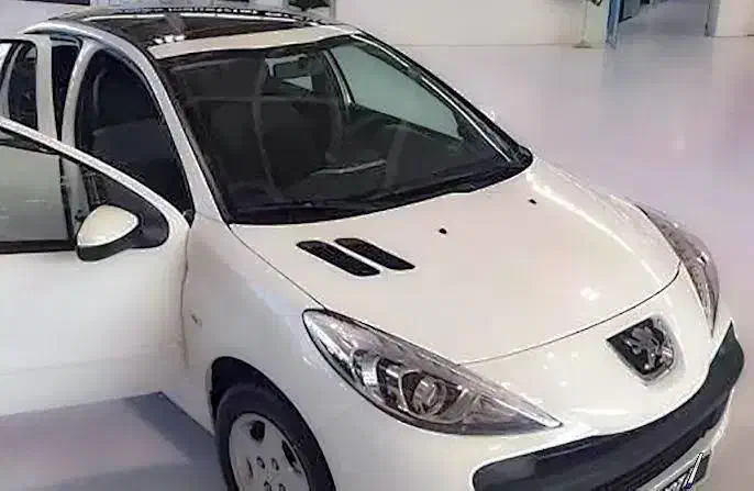 ماشین ۲۰۷ صفر دنده اتومات پارنوما سقف شیشه ای|خودرو سواری و وانت|کازرون, |دیوار