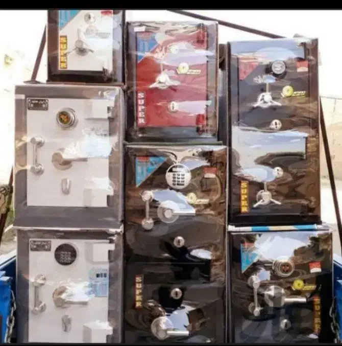 گاوصندوق ۲۵۰kss دفتر کار گاو صندوق خانگی|دفتر کار|مشهد, هفت تیر (آب و برق)|دیوار