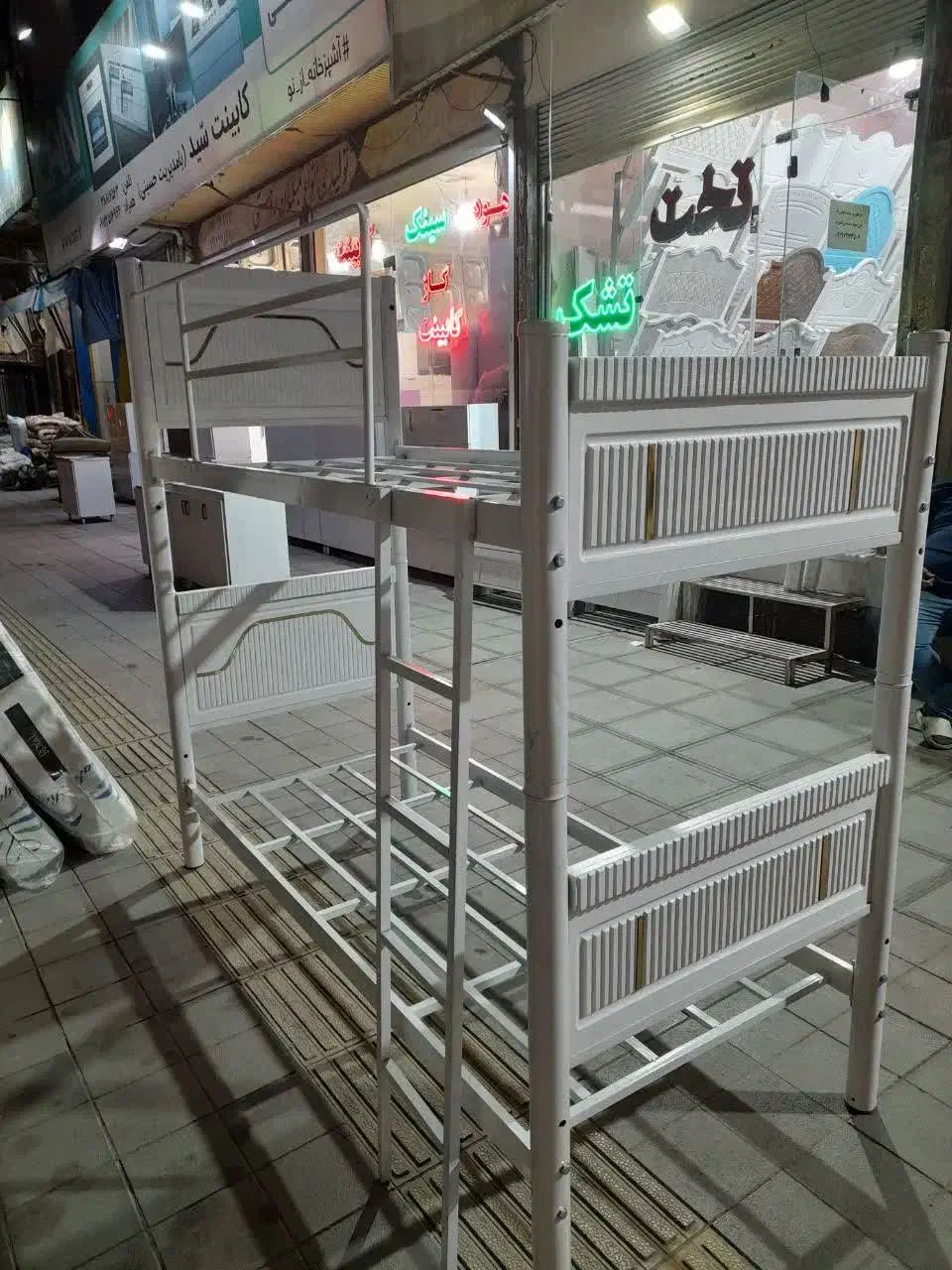 ۲طبقه تخت دو طبقه مدل کفی یه تیکه|تخت و سرویس خواب|قم, شاه ابراهیم|دیوار