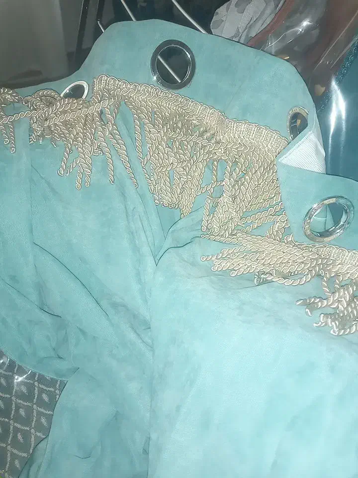 دستک پرده مخمل ابی فیروزه ای|پرده، رانر، رومیزی|مشهد, گلبرگ|دیوار