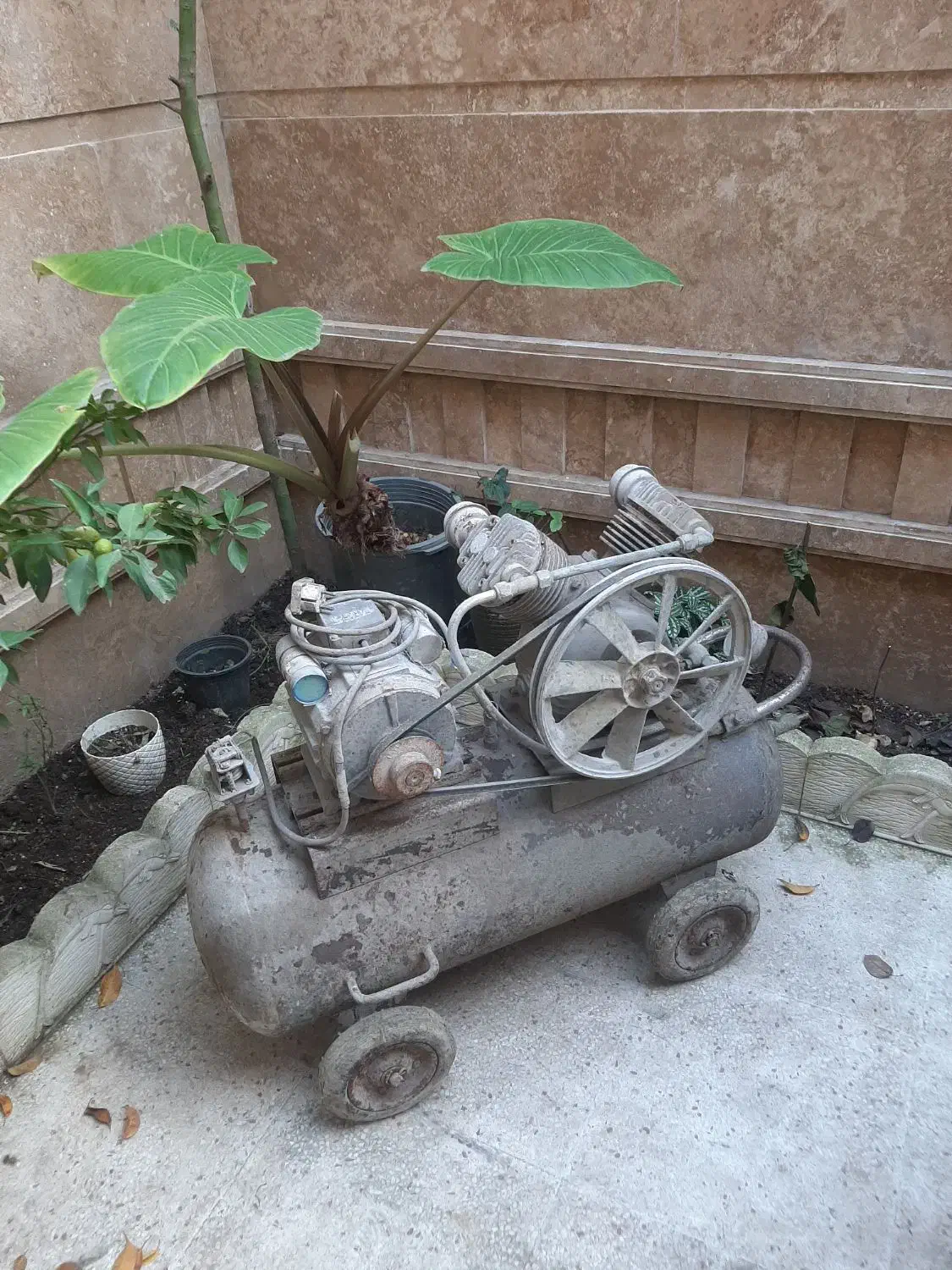 پمپ باد( پیستوله )|ابزارآلات|رشت, جهاد|دیوار