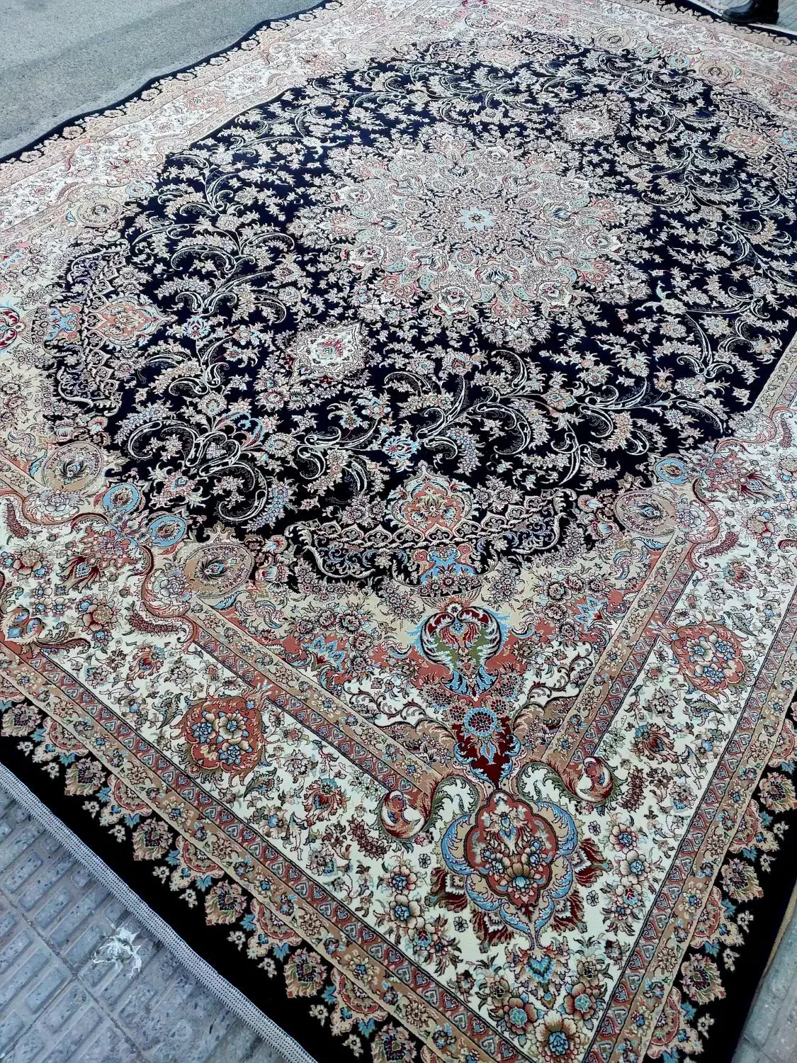 فرش رضا قهرمانی جفت۱۲متری۷۰۰شانه تراکم۲۵۵۰درحدنو|فرش|اراک, |دیوار